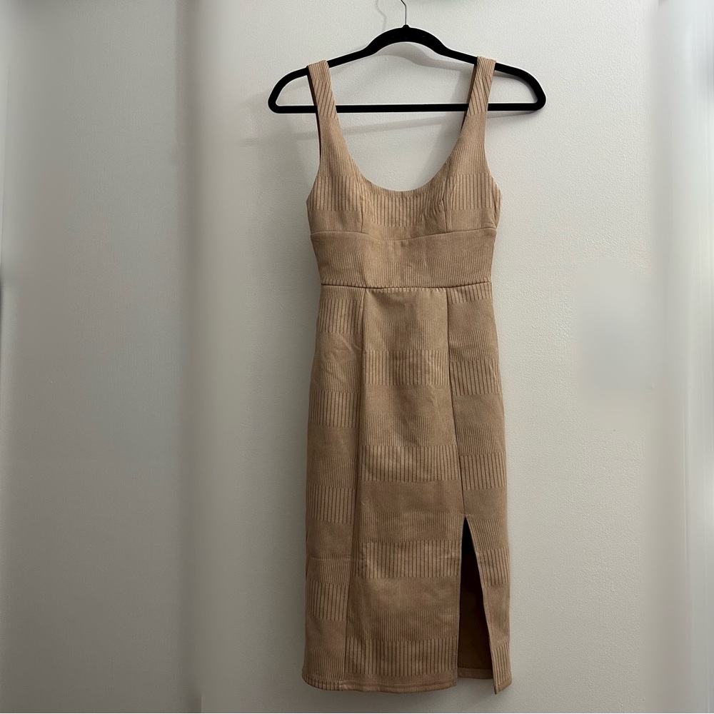HELLO MOLLY ~ Give Me One More Minute Midi Dress Mocha (NEVER WORN)